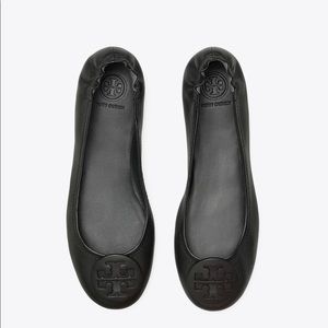 TORY BURCH MINNIE BALLET FLATS (BLACK)